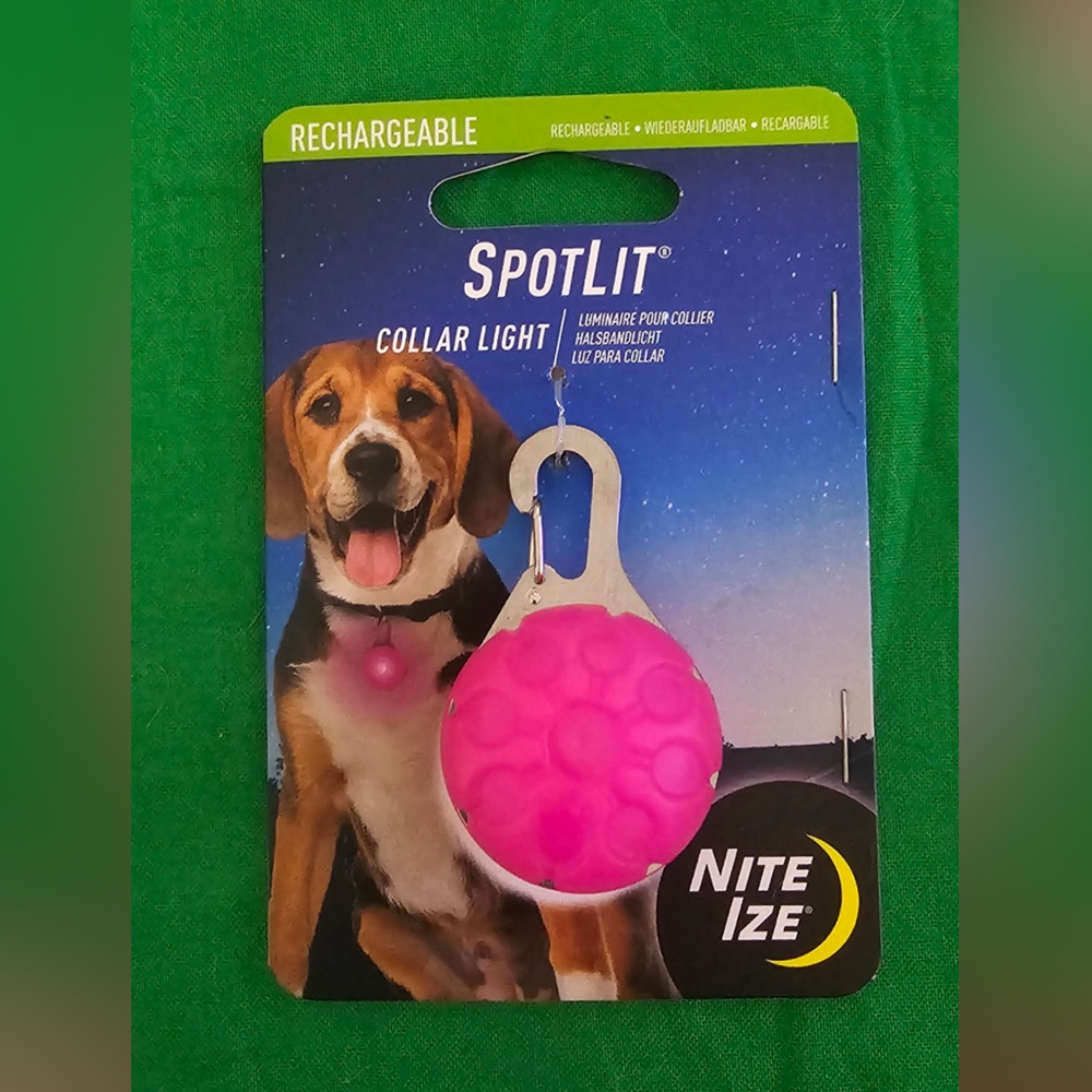 Nite Ize SpotLit Collar Light - Pink